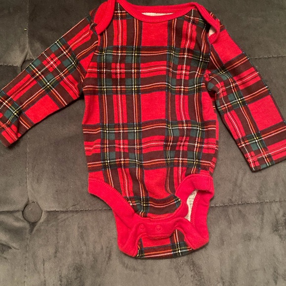🎅 Zippered Sleeper & Onesie Set - Picture 2 of 7